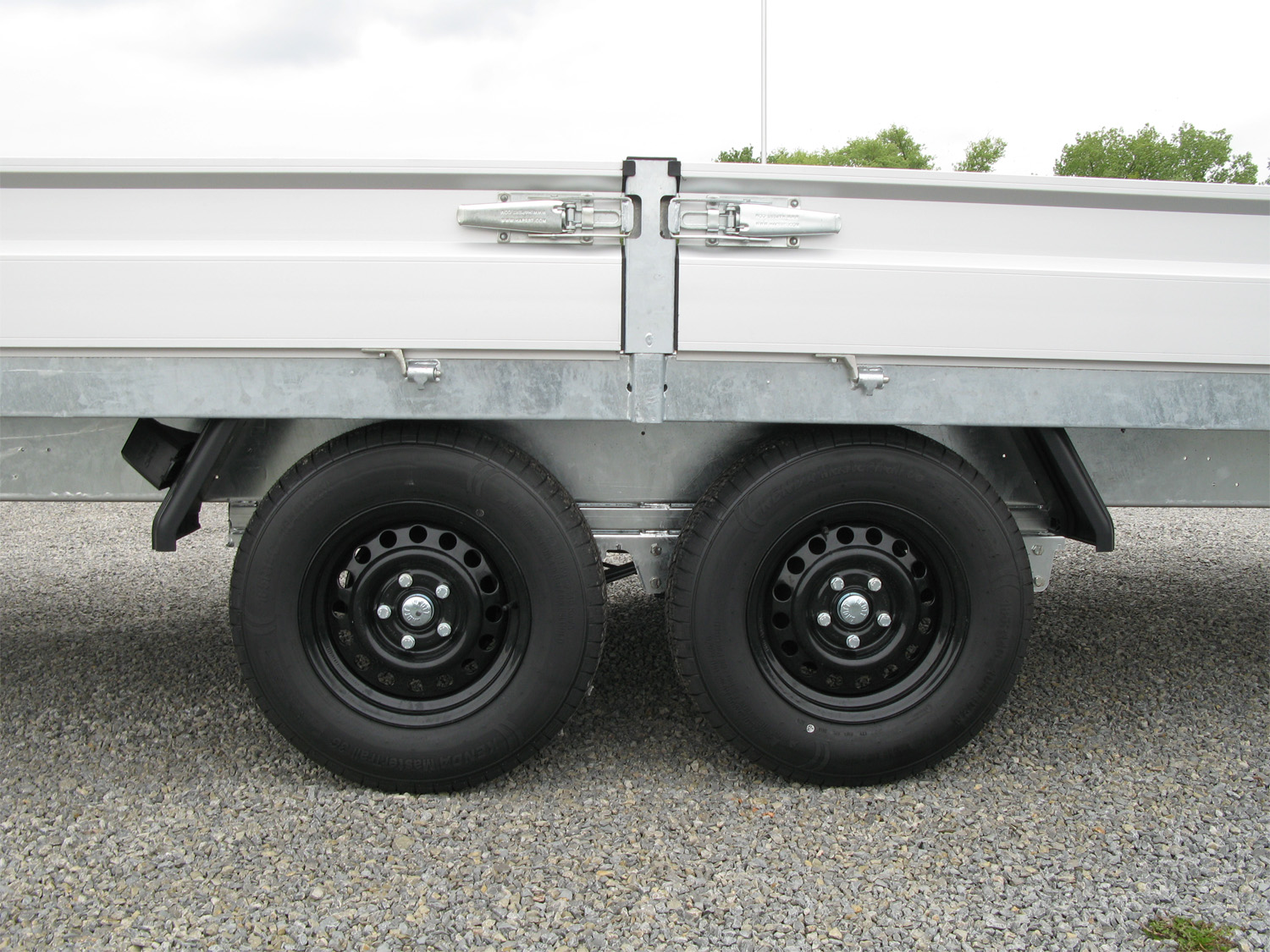 Hapert Azure H-2 – 3500 – 5050 x 2000 Niedriges Fahrwerk – Bereifung 195/50R13C