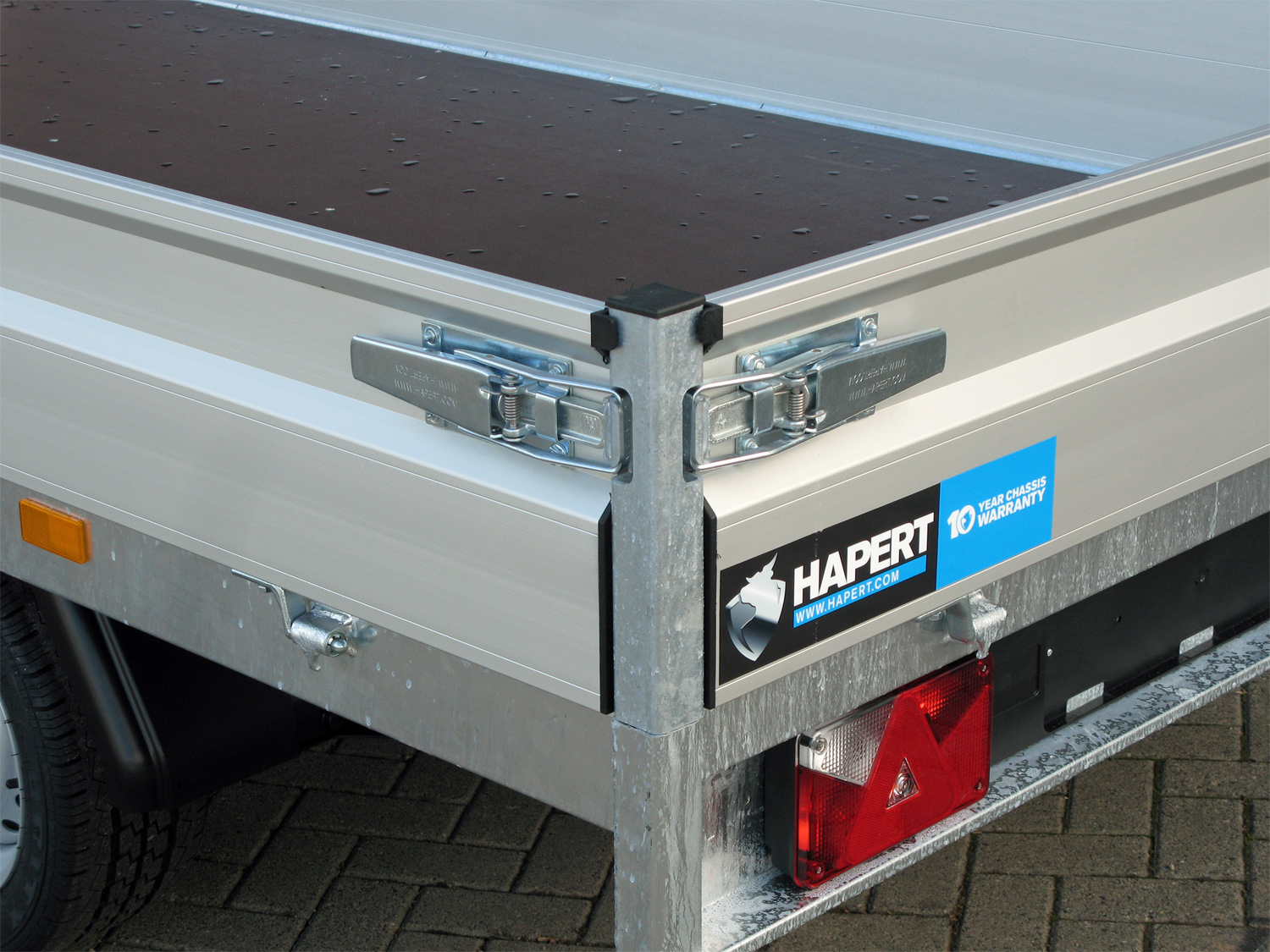 Hapert Azure H-2 – 2000 – 3050 x 1600 Bereifung 185/70 R13