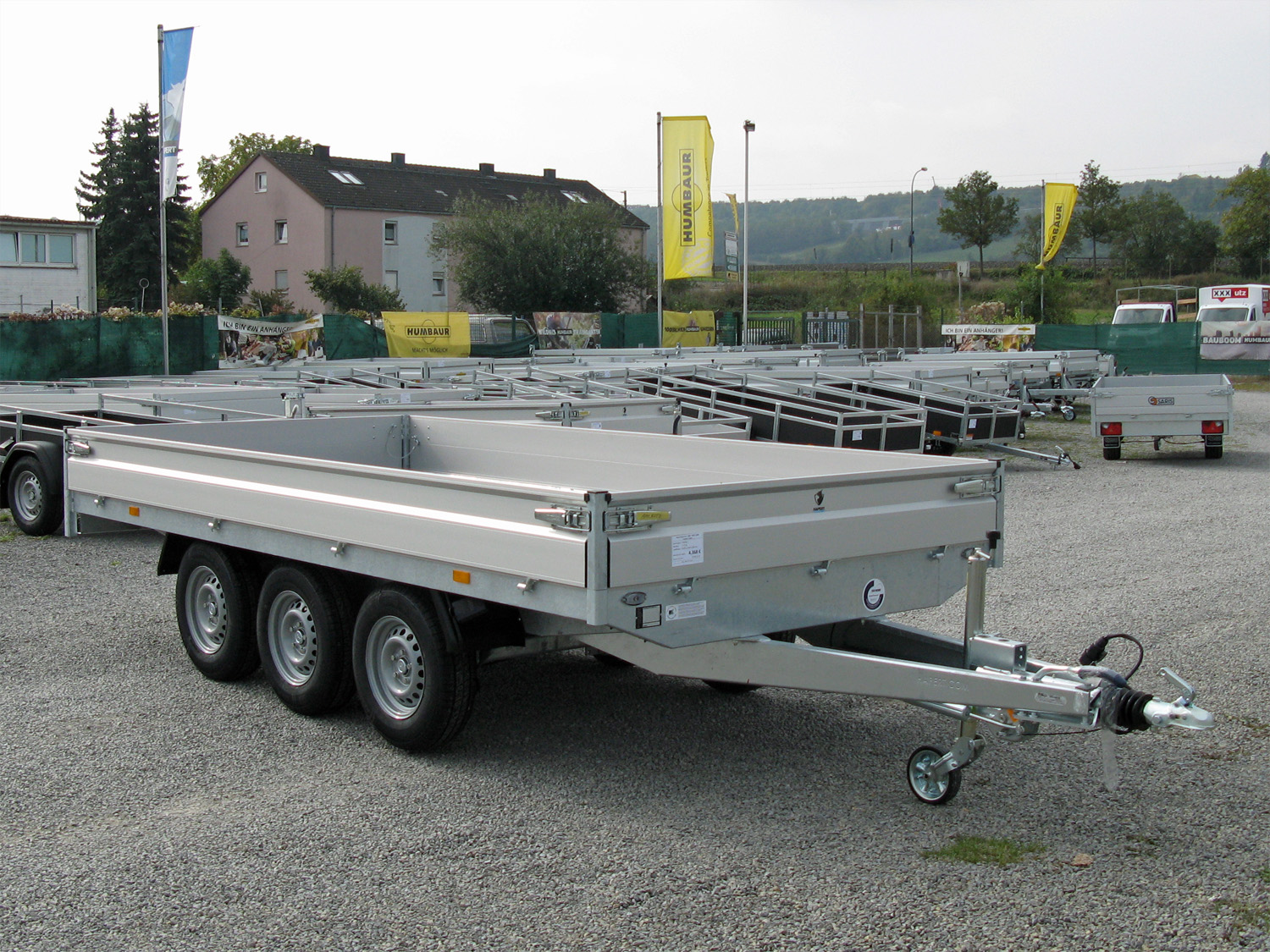 Hapert Azure H-3 – 3500 – 4550 x 2400 3 Achser – Parabelfederung
