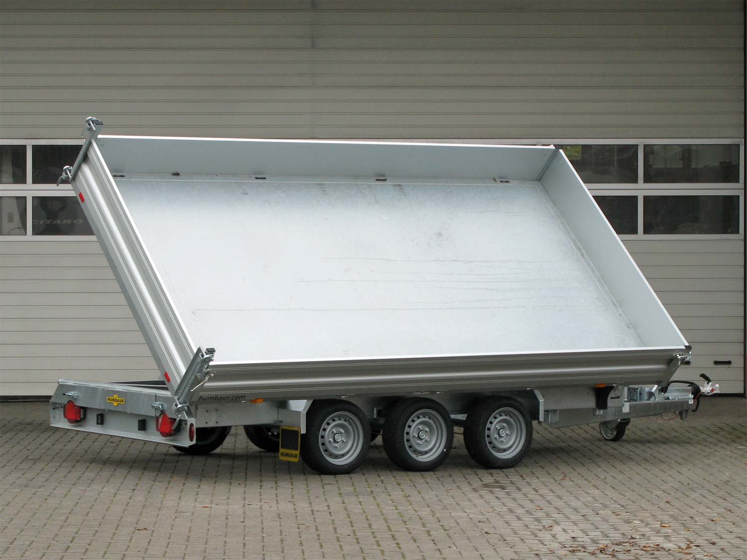 Humbaur HTK 3500.41 ALU Tridem 3 Achser mit E-Pumpe