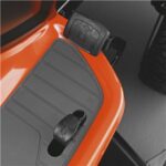 HUSQVARNA TC 242 T mit Schneeschild 120Plus & Gartentraktoren Anhänger 275